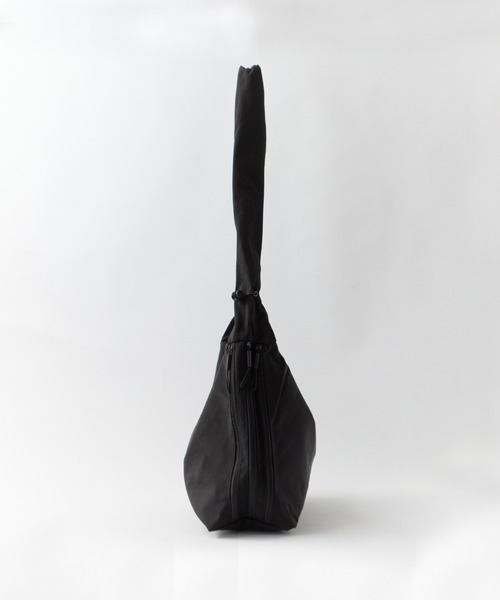 ROOPTOKYO(ループトウキョウ)の「Gathered nylon shoulder bag / ギャザーナイロン ショルダーバッグ(ショルダーバッグ・レディース・ブラック/ホワイト/ブルー/グレー・FREE)」の21枚目の写真