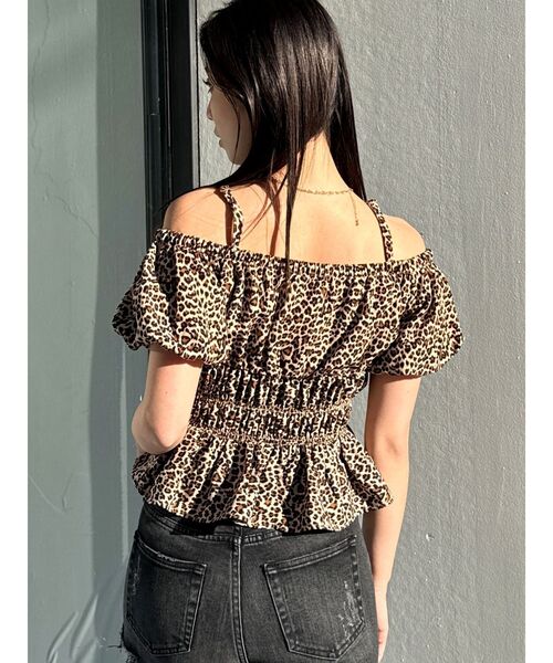 GYDA（ジェイダ）の「GDチャームオフショルブラウス（シャツ/ブラウス・レディース・その他1/ブラック/オフホワイト・FREE）」の9枚目の写真