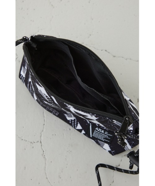 AZUL by moussy(アズールバイマウジー)の「総柄ミニショルダーバッグ(ショルダーバッグ・メンズ・ブラック/ブラック系その他・FREE)」の22枚目の写真