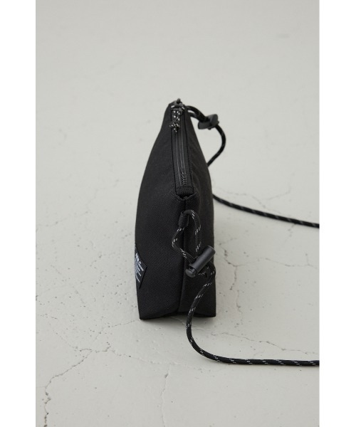 AZUL by moussy(アズールバイマウジー)の「総柄ミニショルダーバッグ(ショルダーバッグ・メンズ・ブラック/ブラック系その他・FREE)」の7枚目の写真