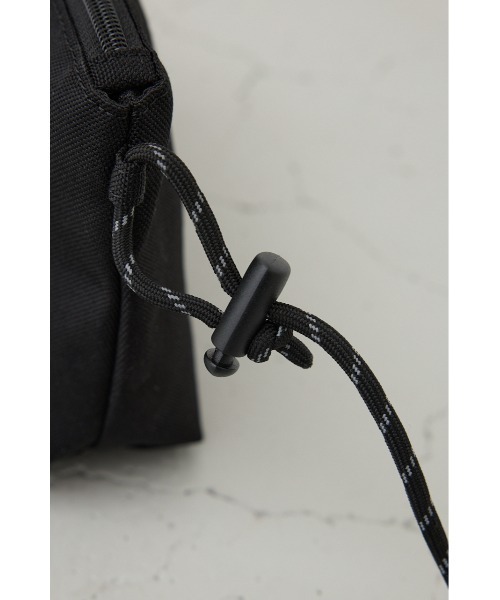AZUL by moussy(アズールバイマウジー)の「総柄ミニショルダーバッグ(ショルダーバッグ・メンズ・ブラック/ブラック系その他・FREE)」の10枚目の写真