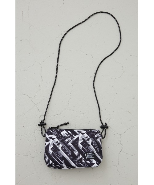 AZUL by moussy(アズールバイマウジー)の「総柄ミニショルダーバッグ(ショルダーバッグ・メンズ・ブラック/ブラック系その他・FREE)」の14枚目の写真