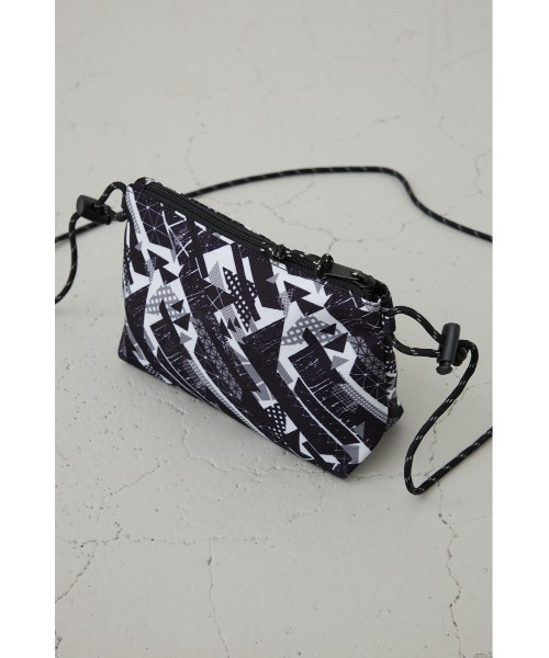 AZUL by moussy(アズールバイマウジー)の「総柄ミニショルダーバッグ(ショルダーバッグ・メンズ・ブラック/ブラック系その他・FREE)」の18枚目の写真