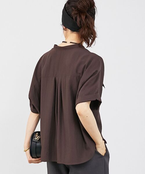 le.coeur blanc(ルクールブラン)の「《マストバイアイテム!》フィブリルサテンドルマンシャツ(シャツ/ブラウス・レディース・オフホワイト/サンドベージュ/パープル/ブラウン・38)」の18枚目の写真
