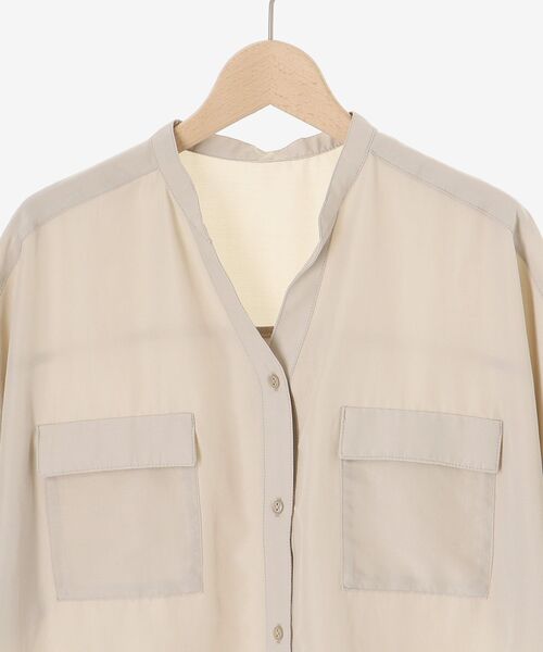 le.coeur blanc(ルクールブラン)の「《マストバイアイテム!》フィブリルサテンドルマンシャツ(シャツ/ブラウス・レディース・オフホワイト/サンドベージュ/パープル/ブラウン・38)」の10枚目の写真