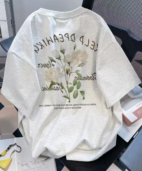 AsRiRe（アスリレイ）の「後ろ花柄プリント　トップス（Tシャツ/カットソー・レディース・アイボリー/ホワイト/グレー・M）」の5枚目の写真