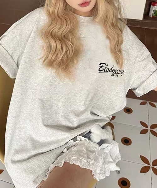 AsRiRe（アスリレイ）の「後ろ花柄プリント　トップス（Tシャツ/カットソー・レディース・アイボリー/ホワイト/グレー・M）」の4枚目の写真