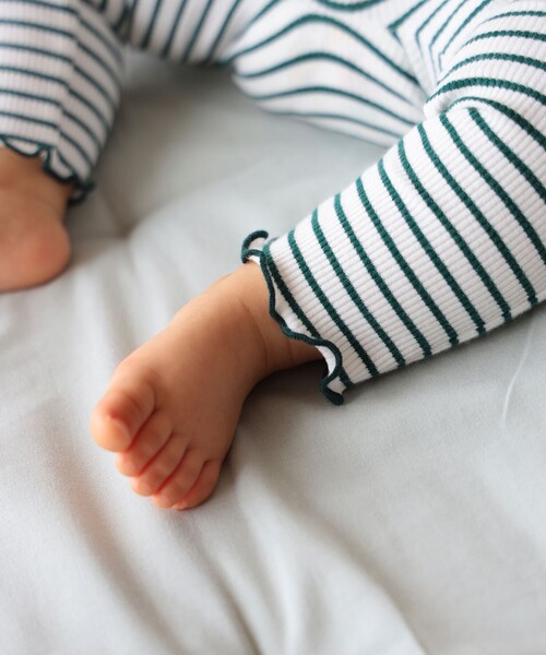 こども ビームス（コドモビームス）の「ベビー テレコ リブ レギンス 2025FW（60～90cm）（その他パンツ・キッズ・レッド/グリーン/グリーン系その他・80-90/60-70）」の4枚目の写真