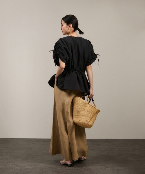 SALON adam et rope'(サロン アダム エ ロペ)の「【WEB限定】シャーリングスリーブブラウス(シャツ/ブラウス・レディース・ライトグレー/オフホワイト/ブラック・FREE)」の8枚目の写真