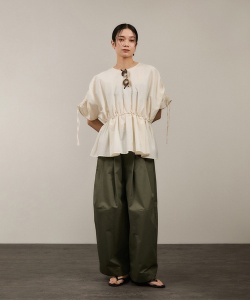 【WEB限定】シャーリングスリーブブラウス/24SS WEB限定】シャーリングスリーブブラウス/24SS - メルカリ