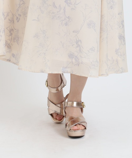 ASTORIA ODIER（アストリアオディール）の「厚底クロスサンダル（サンダル・レディース・ベージュ/ゴールド/アイボリー/ブラック・MEDIUM/LARGE/SMALL）」の4枚目の写真