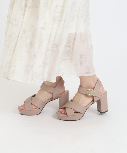 ASTORIA ODIER（アストリアオディール）の「厚底クロスサンダル（サンダル・レディース・ベージュ/ゴールド/アイボリー/ブラック・MEDIUM/LARGE/SMALL）」の11枚目の写真