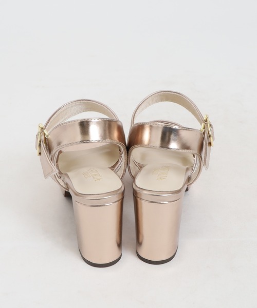 ASTORIA ODIER（アストリアオディール）の「厚底クロスサンダル（サンダル・レディース・ベージュ/ゴールド/アイボリー/ブラック・MEDIUM/LARGE/SMALL）」の8枚目の写真