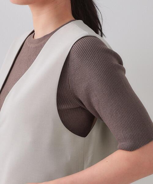 OPAQUE.CLIP（オペークドットクリップ）の「ストレッチVネックジレ/セットアップ対応【UV/接触冷感/洗濯機洗い可/抗ピル】（ベスト・レディース・ブラック/ライトグレー・38/40/42）」の6枚目の写真