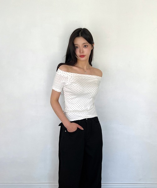 by muni:r（バイ ムニール）の「ドットオフショルダー半袖Tシャツ（Tシャツ/カットソー・レディース・ピンク/ブラック/アイボリー・FREE）」の12枚目の写真