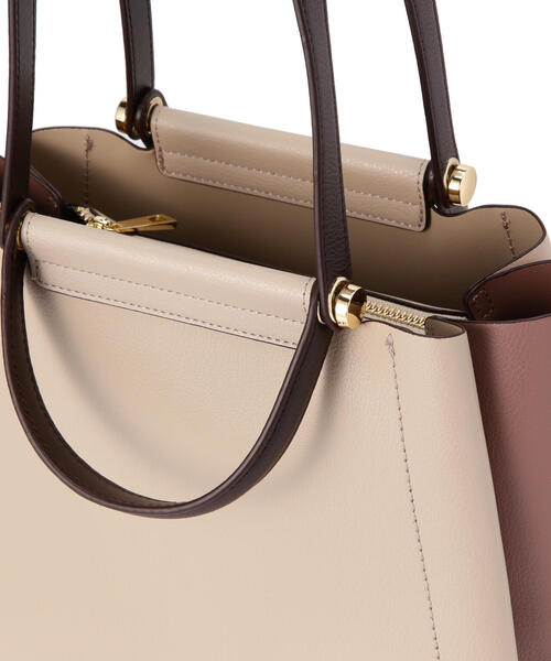 NATURAL BEAUTY BASIC（ナチュラルビューティーベーシック）の「◇2wayバーハンドルトートバッグ（トートバッグ・レディース・ベージュ系その他/グレー系その他・ﾌﾘ-）」の8枚目の写真