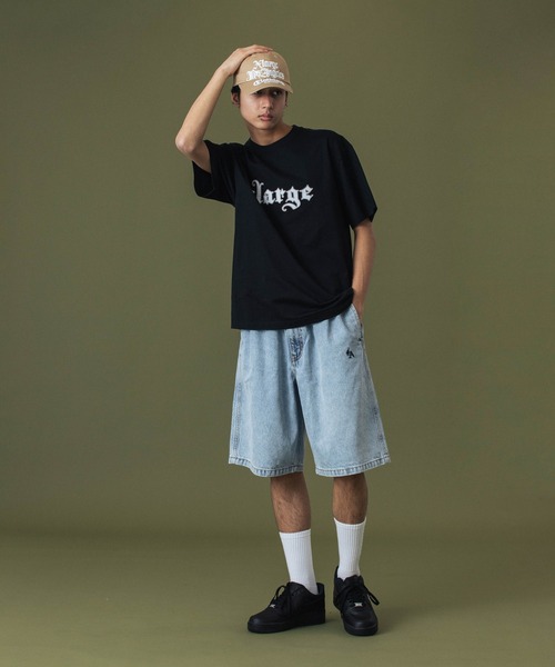 XLARGE（エクストララージ）の「OLD ENGLISH 6PANEL SNAPBACK CAP（キャップ・メンズ・ベージュ/レッド/ブラック・ONE SIZE）」の19枚目の写真