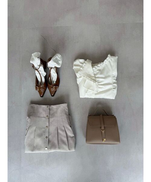 dazzlin（ダズリン）の「Tストラップベルトパンプス（パンプス・レディース・ボルドー/キャメル/ブラック・MEDIUM/LARGE）」の17枚目の写真