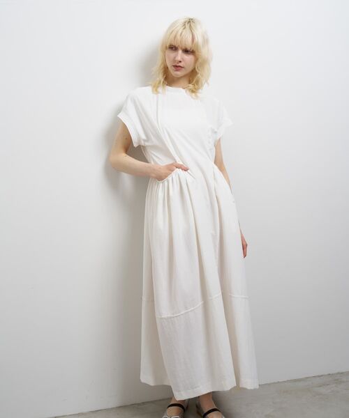 LANVIN en Bleu（ランバンオンブルー）の「ナイロンタスランギャザーワンピース（ワンピース・レディース・ボルドー/オフホワイト/ブラック・38/36）」の2枚目の写真