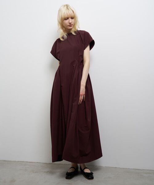 LANVIN en Bleu（ランバンオンブルー）の「ナイロンタスランギャザーワンピース（ワンピース・レディース・ボルドー/オフホワイト/ブラック・38/36）」の3枚目の写真