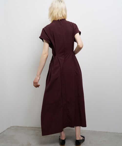 LANVIN en Bleu（ランバンオンブルー）の「ナイロンタスランギャザーワンピース（ワンピース・レディース・ボルドー/オフホワイト/ブラック・38/36）」の6枚目の写真