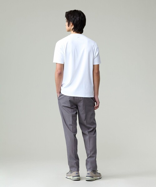 J.PRESS(ジェイプレス)の「温度に寄り添う服。3シーズンこれ1着【調温機能 / 接触冷感】コンフォーマークルーネック Tシャツ(Tシャツ/カットソー・メンズ・ネイビー系/ベージュ系/ホワイト系・MEDIUM/X-LARGE/LARGE)」の11枚目の写真