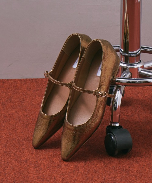 Doux archives（ドゥアルシーヴ）の「ストラップフラットパンプス（パンプス・レディース・ブラック/ゴールド/ベージュ・23.5/24.5）」の9枚目の写真