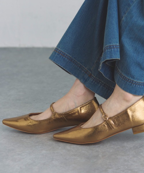 Doux archives（ドゥアルシーヴ）の「ストラップフラットパンプス（パンプス・レディース・ブラック/ゴールド/ベージュ・23.5/24.5）」の17枚目の写真