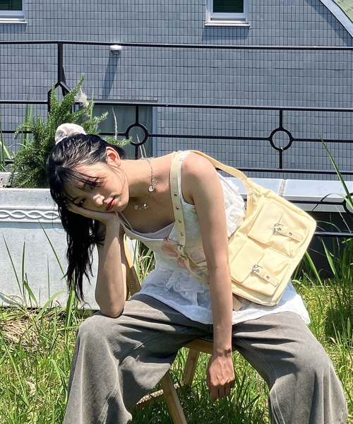 AS KNOW AS plus（アズノゥアズプラス）の「ダブルポケットショルダーバッグ【ZOZOTOWN限定アイテム】（ショルダーバッグ・レディース・ブラック/オフホワイト/イエロー・FREE）」の3枚目の写真