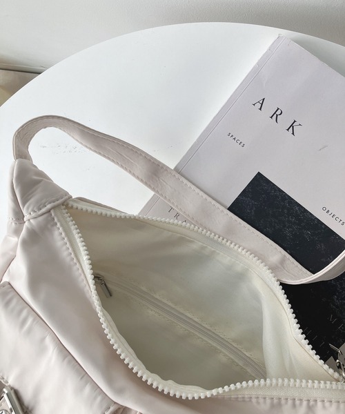 AS KNOW AS plus（アズノゥアズプラス）の「ダブルポケットショルダーバッグ【ZOZOTOWN限定アイテム】（ショルダーバッグ・レディース・ブラック/オフホワイト/イエロー・FREE）」の9枚目の写真