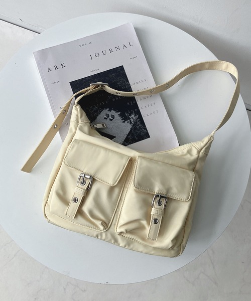 AS KNOW AS plus（アズノゥアズプラス）の「ダブルポケットショルダーバッグ【ZOZOTOWN限定アイテム】（ショルダーバッグ・レディース・ブラック/オフホワイト/イエロー・FREE）」の11枚目の写真