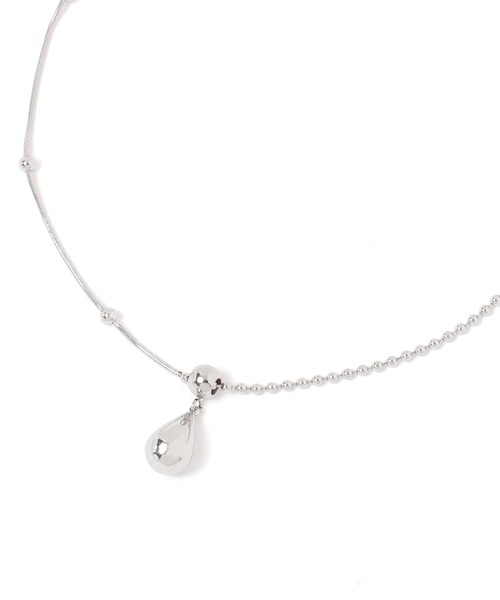mysty woman（ミスティウーマン）の「ステンレスドロップモチーフネックレス 586687（ネックレス・レディース・ゴールド/シルバー・FREE）」の7枚目の写真