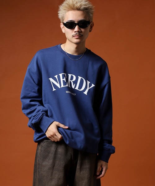 【未使用】スウェットシャツ セール】セリフアーチロゴスウェットシャツ（スウェット）｜NERDY