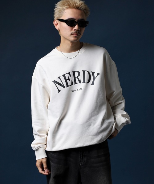 【未使用】スウェットシャツ セール】セリフアーチロゴスウェットシャツ（スウェット）｜NERDY