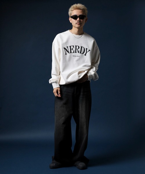 NERDY(ノルディ)の「セリフアーチロゴスウェットシャツ(スウェット・メンズ・ベージュ/ブルー/ブラック・SS/S/L/M)」の12枚目の写真