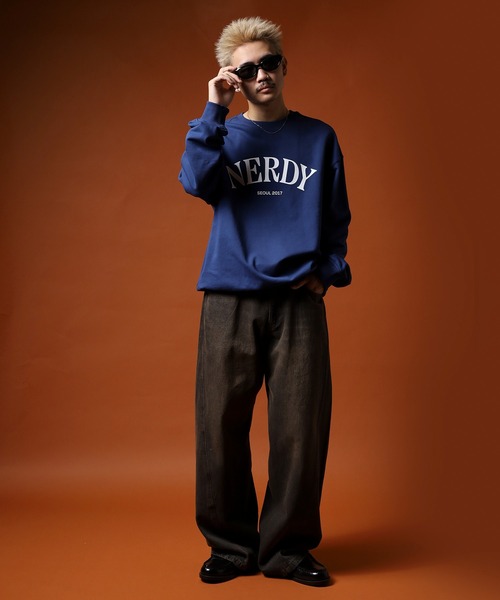NERDY(ノルディ)の「セリフアーチロゴスウェットシャツ(スウェット・メンズ・ベージュ/ブルー/ブラック・SS/S/L/M)」の19枚目の写真