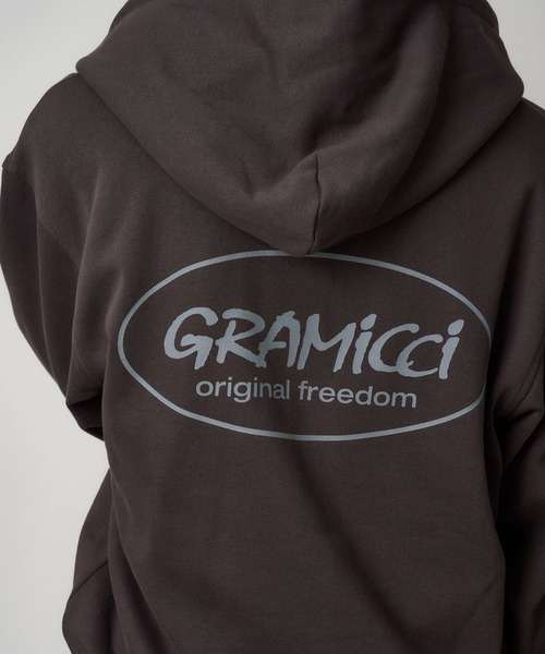 Gramicci(グラミチ)の「ORIGINAL FREEDOM ZIP HOODED SWEATSHIRT|オリジナルフリーダムジップフーデッドスウェットシャツ(パーカー・メンズ・オレンジ/ダークブラウン系/ヘザーグレー・S/M/L/XL/XXL)」の3枚目の写真