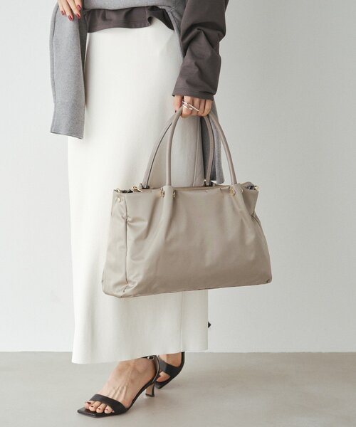 russet（ラシット）の「ナイロン三層2WAYトートバッグ（トートバッグ・レディース・ライトグレー/ブラック/ブラック×ブルー/キナリ・FREE）」の4枚目の写真