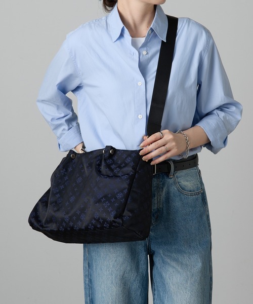 russet（ラシット）の「ナイロン三層2WAYトートバッグ（トートバッグ・レディース・ライトグレー/ブラック/ブラック×ブルー/キナリ・FREE）」の3枚目の写真