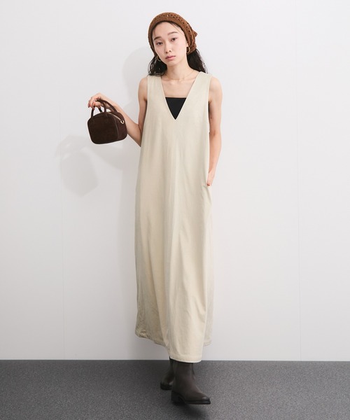 ADAM ET ROPE'（アダムエロペ）の「フェイクスウェードライクジャンパースカート（ジャンパースカート・レディース・キャメル/オフホワイト・FREE）」の3枚目の写真