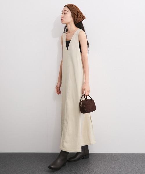 ADAM ET ROPE'（アダムエロペ）の「フェイクスウェードライクジャンパースカート（ジャンパースカート・レディース・キャメル/オフホワイト・FREE）」の4枚目の写真