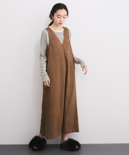 ADAM ET ROPE'（アダムエロペ）の「フェイクスウェードライクジャンパースカート（ジャンパースカート・レディース・キャメル/オフホワイト・FREE）」の6枚目の写真