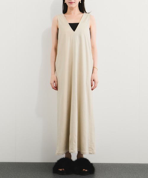 ADAM ET ROPE'（アダムエロペ）の「フェイクスウェードライクジャンパースカート（ジャンパースカート・レディース・キャメル/オフホワイト・FREE）」の9枚目の写真