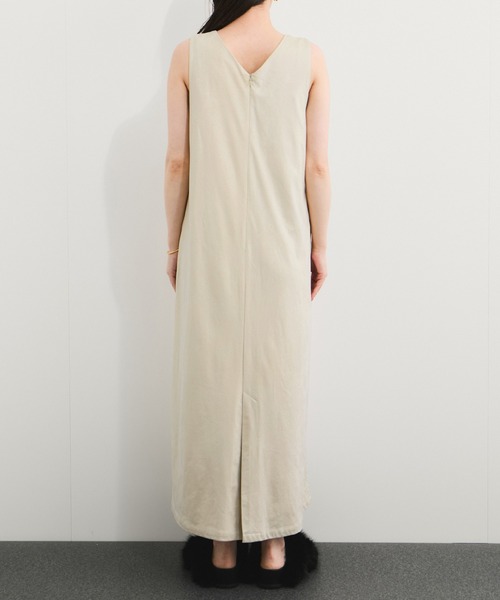 ADAM ET ROPE'（アダムエロペ）の「フェイクスウェードライクジャンパースカート（ジャンパースカート・レディース・キャメル/オフホワイト・FREE）」の11枚目の写真