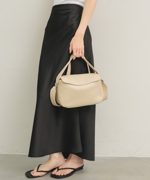 NEUNA(ヌナ)の「2wayスクエアショルダーバッグ(ショルダーバッグ・レディース・ブラック/アイボリー/ベージュ・FREE)」の2枚目の写真