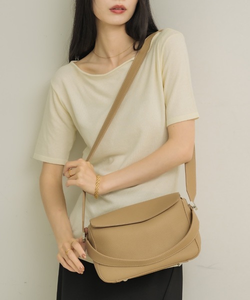 NEUNA(ヌナ)の「2wayスクエアショルダーバッグ(ショルダーバッグ・レディース・ブラック/アイボリー/ベージュ・FREE)」の8枚目の写真