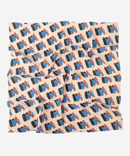 BOBO CHOSES(ボボショーズ)の「Doggy Mate all over muslin(おくるみ・キッズ・オフホワイト・FREE)」の1枚目の写真