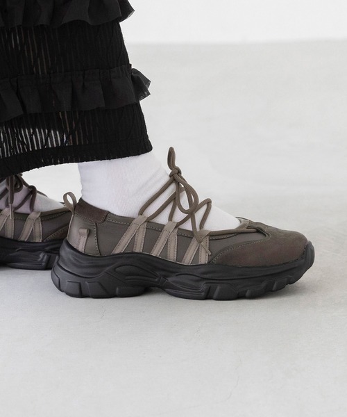 menue（メヌエ）の「レースアップ 厚底 バレエスニーカー（スニーカー・レディース・ブラック/ブラウン/ダークグレー/シルバー・S/M/L/LL）」の10枚目の写真