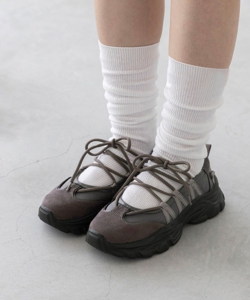 menue（メヌエ）の「レースアップ 厚底 バレエスニーカー（スニーカー・レディース・ブラック/ブラウン/ダークグレー/シルバー・S/M/L/LL）」の21枚目の写真