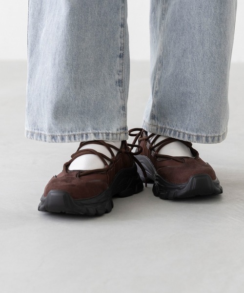 menue（メヌエ）の「レースアップ 厚底 バレエスニーカー（スニーカー・レディース・ブラック/ブラウン/ダークグレー/シルバー・S/M/L/LL）」の18枚目の写真